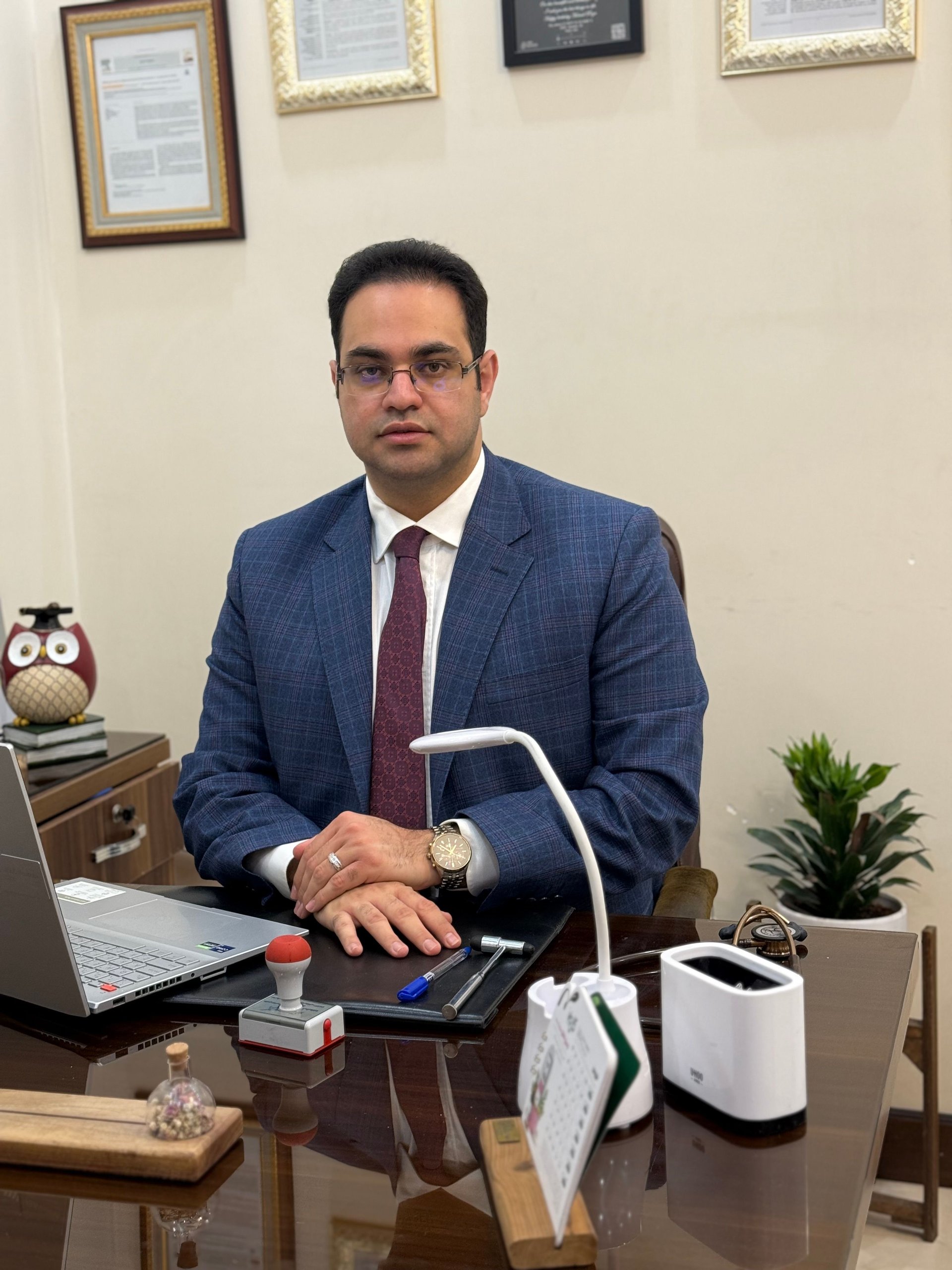 دکتر علیرضا چهرآزاد