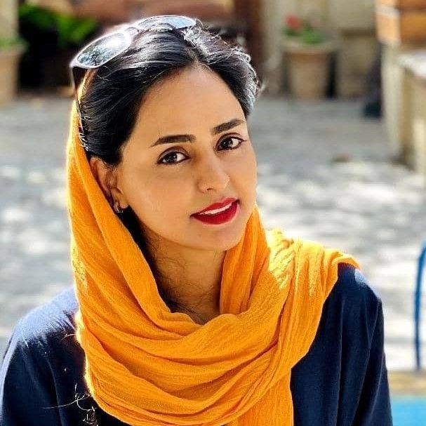 شکوفه کریمی