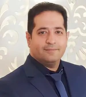 دکتر احسان رمضانیان نیک