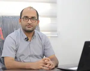 دکتر میثم صالحی